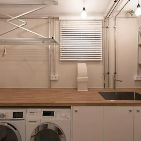 דירה - Cozy In The Heart Of With New York Design & Betten & Sofa - 5 Mins Central Station Hbf - Big Tv & Wifi -- דיסבורג