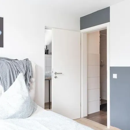 - Cozy In The Heart Of With New York Design & Betten & Sofa - 5 Mins Central Station Hbf - Big Tv & Wifi -- דיסבורג