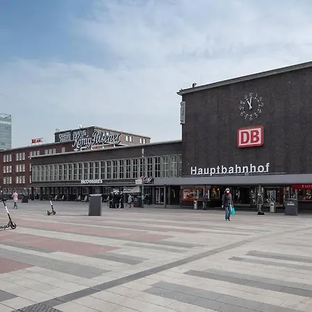 - Cozy In The Heart Of With New York Design & Betten & Sofa - 5 Mins Central Station Hbf - Big Tv & Wifi -- דירה דיסבורג