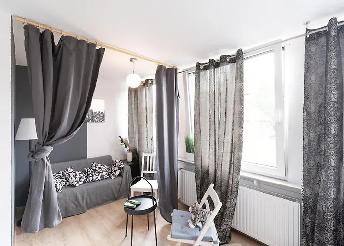 Apartamento - Cozy In The Heart Of With New York Design & Betten & Sofa - 5 Mins Central Station Hbf - Big Tv & Wifi -- *