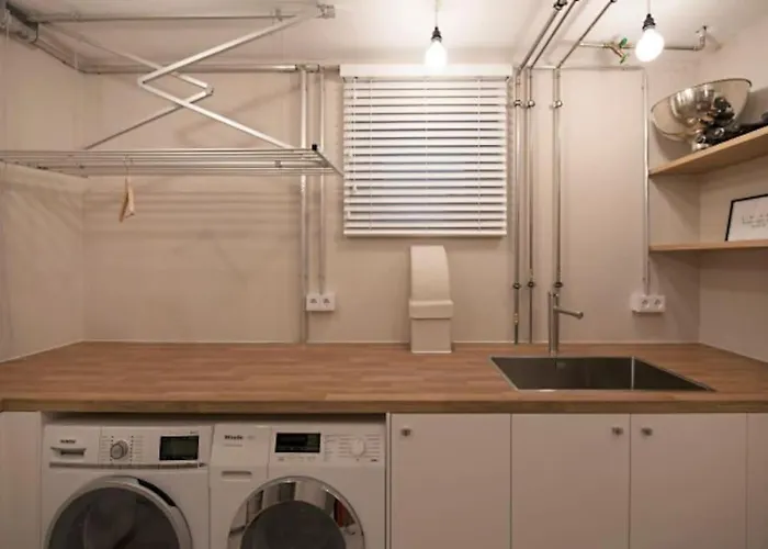 Apartamento - Cozy In The Heart Of With New York Design & Betten & Sofa - 5 Mins Central Station Hbf - Big Tv & Wifi -- Duisburg