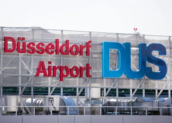 Apartamento - Cozy In The Heart Of With New York Design & Betten & Sofa - 5 Mins Central Station Hbf - Big Tv & Wifi -- Duisburg