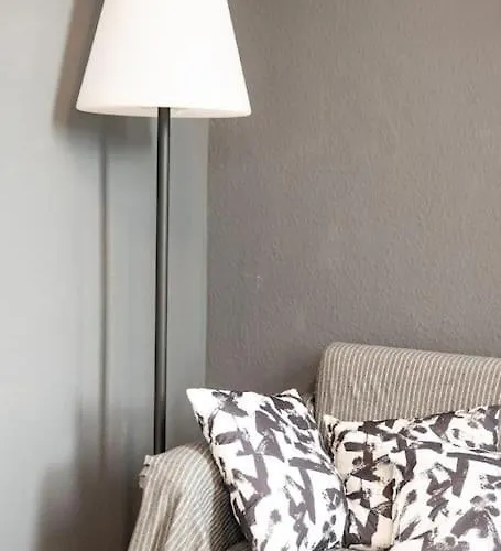 - Cozy In The Heart Of With New York Design & Betten & Sofa - 5 Mins Central Station Hbf - Big Tv & Wifi -- Apartamento