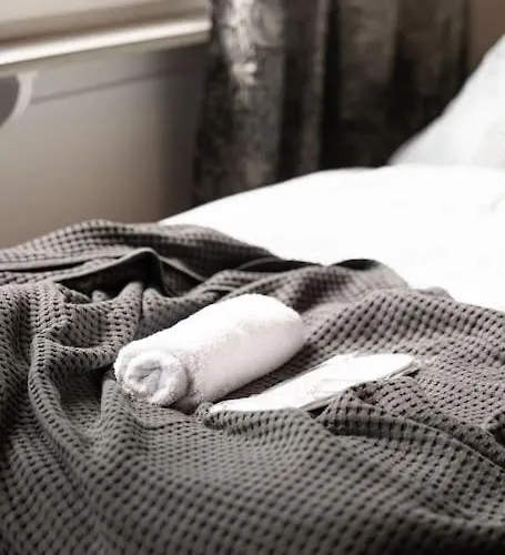 - Cozy In The Heart Of With New York Design & Betten & Sofa - 5 Mins Central Station Hbf - Big Tv & Wifi --